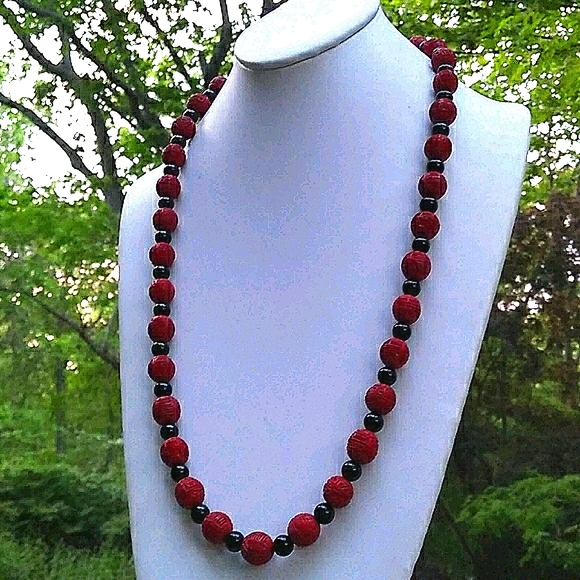 *UNSIGNED BOOK PC* c'70s Carved Chinese Longevity Bead Necklace - Picture 3 of 13